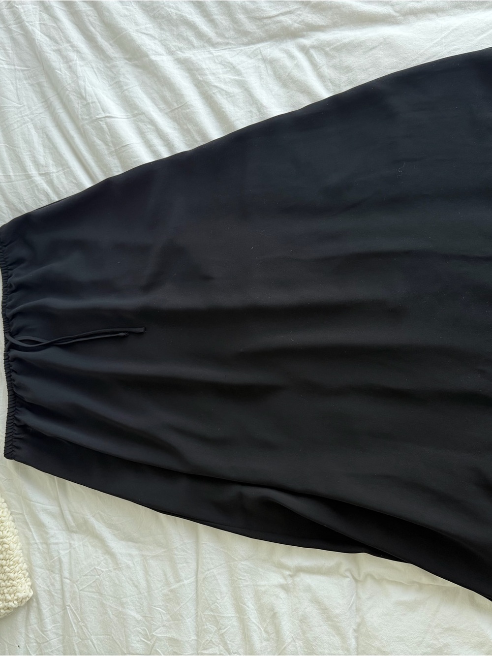 Aritzia Classic Black midi lace Women's Skirt